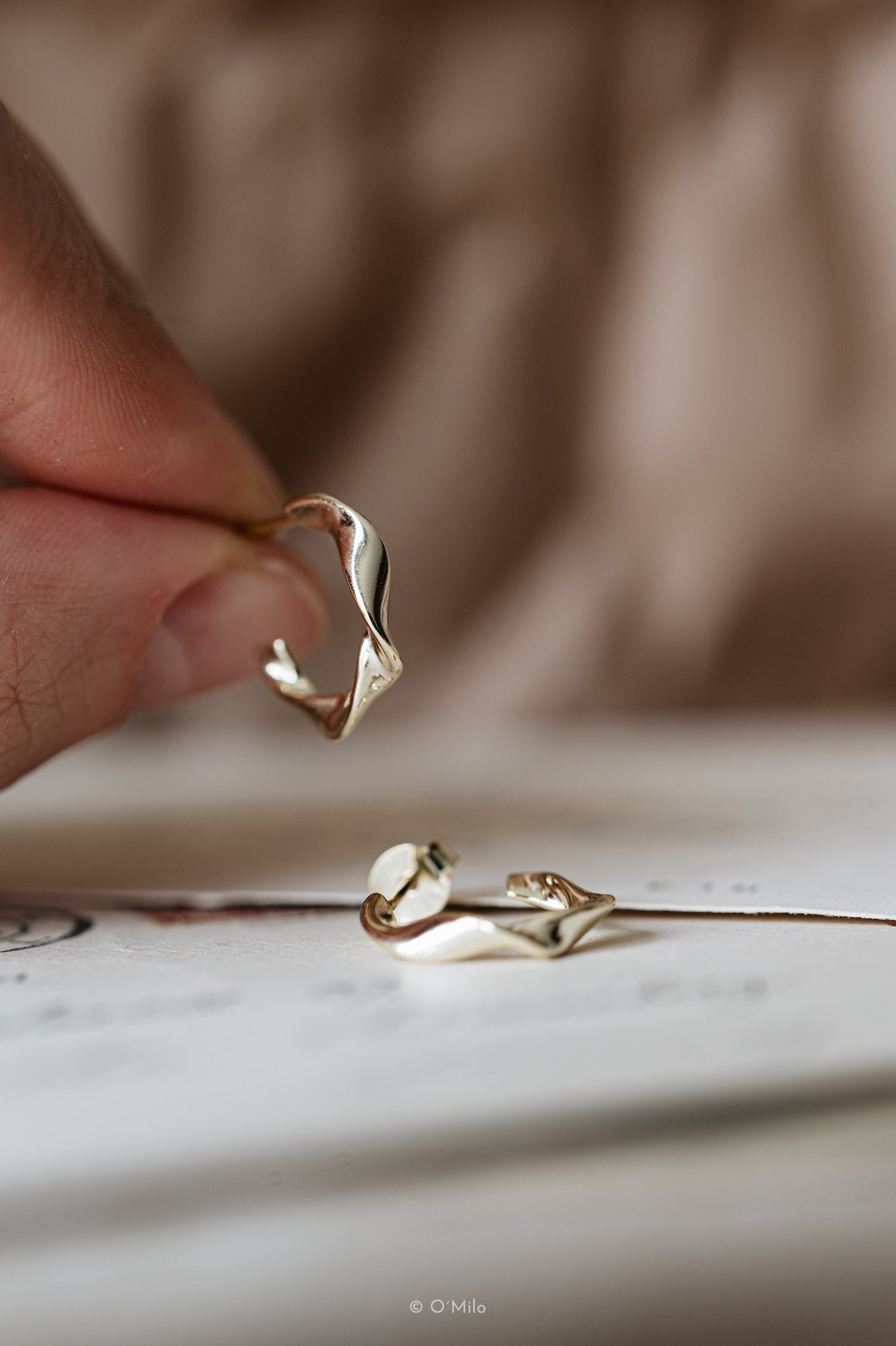 Twisted Gold Hoops. Bruna