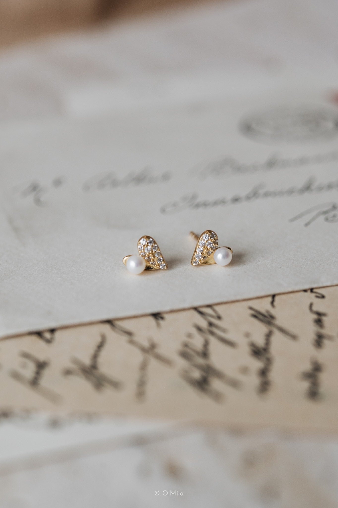 Pearl Heart Studs. Cara