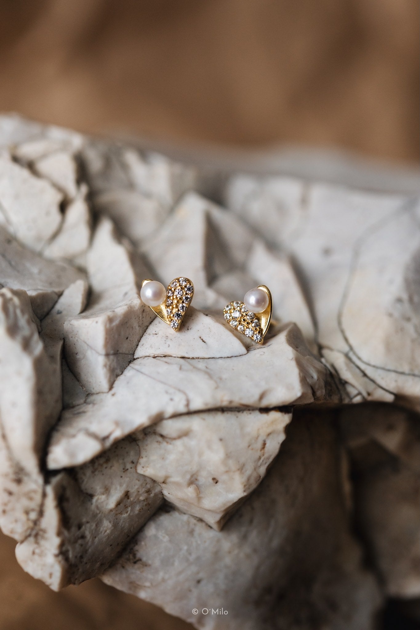 Pearl Heart Studs. Cara