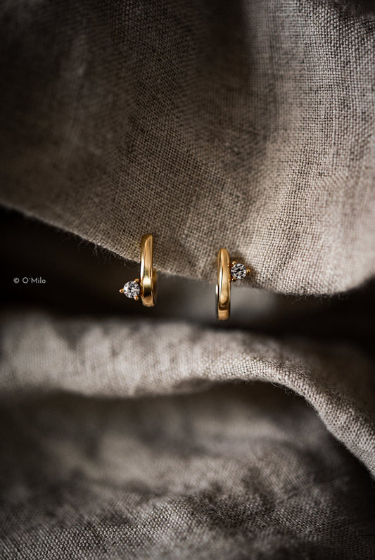 Wire Diamond Hoops. Hugi