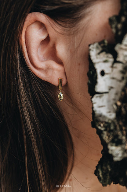 Gerippte Peridot Tropfen. Leaf
