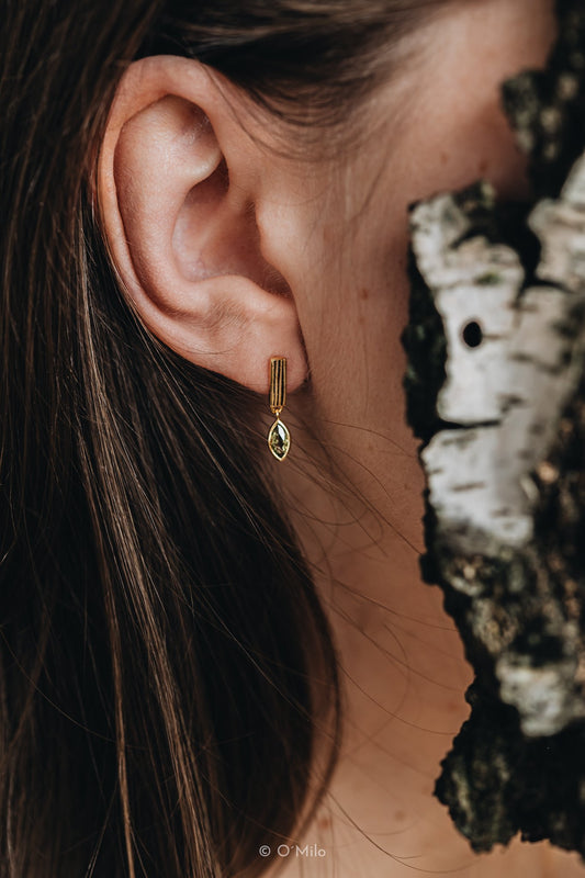 Ribbed Bar Peridot Drops. Leaf