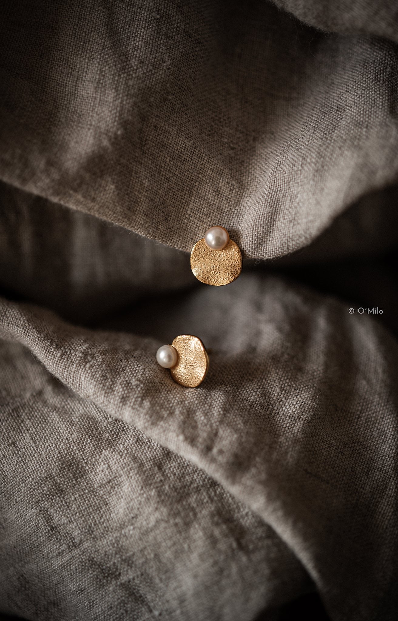 Textured Disc Pearl Studs. Mira
