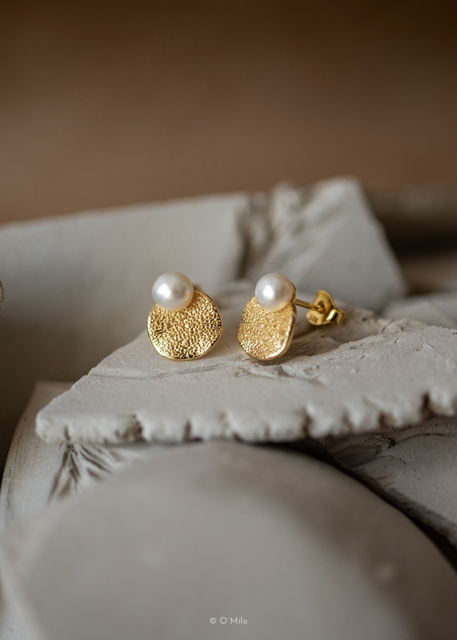 Textured Disc Pearl Studs. Mira • O'Milo