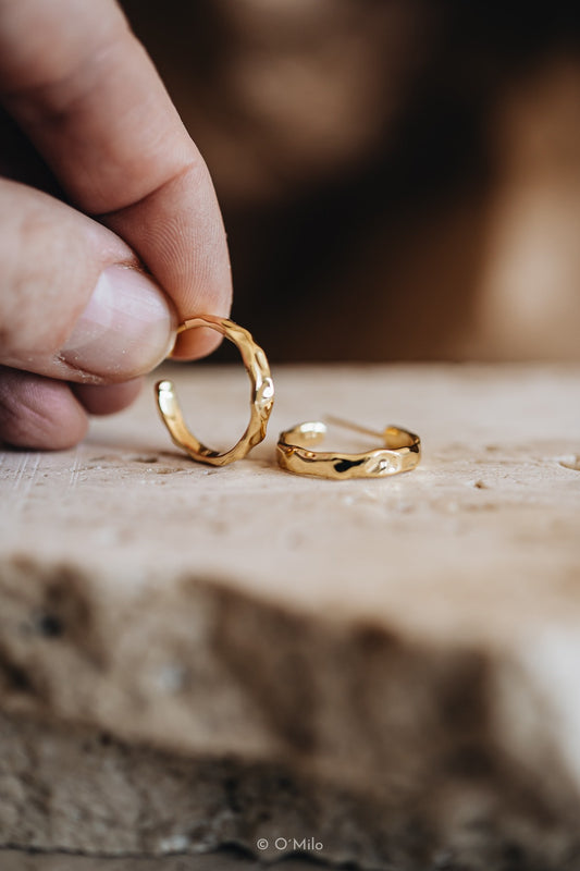 Goldene Wellen Creolen. Odelia